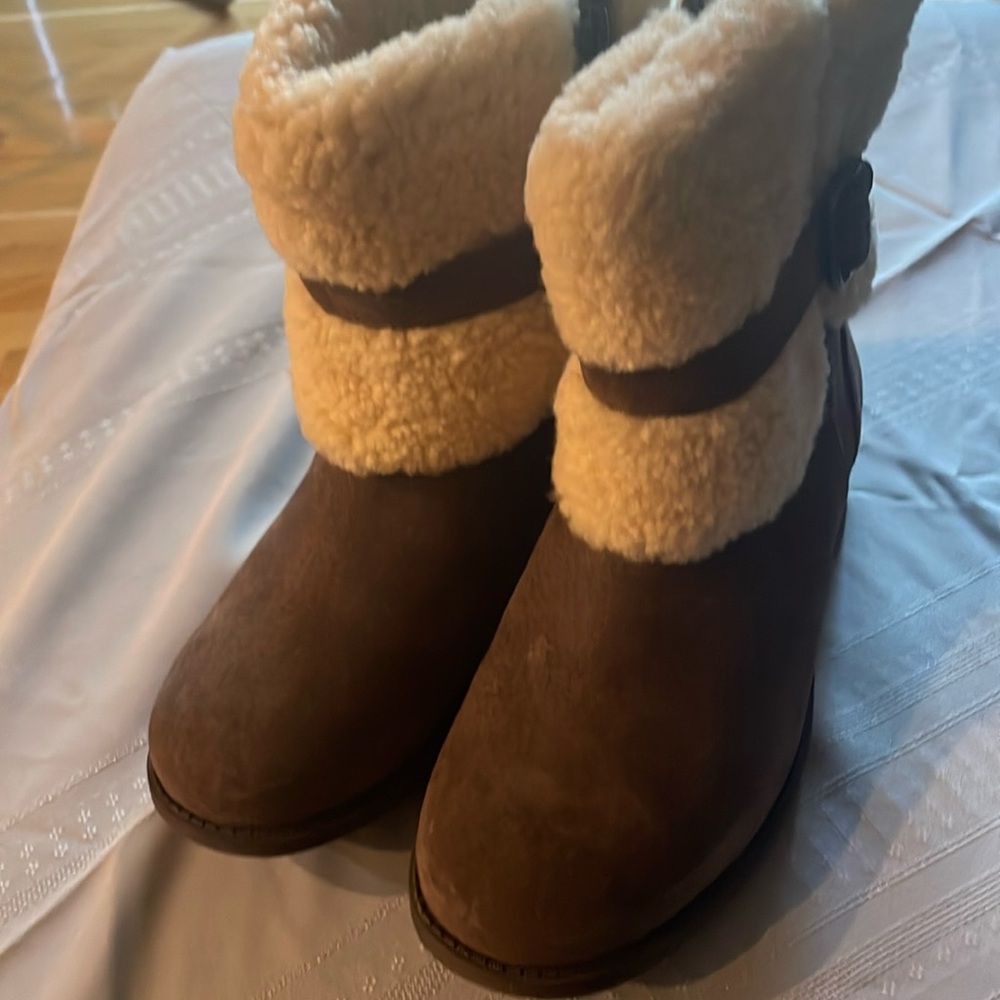 UGG suede tan shoes, size 6